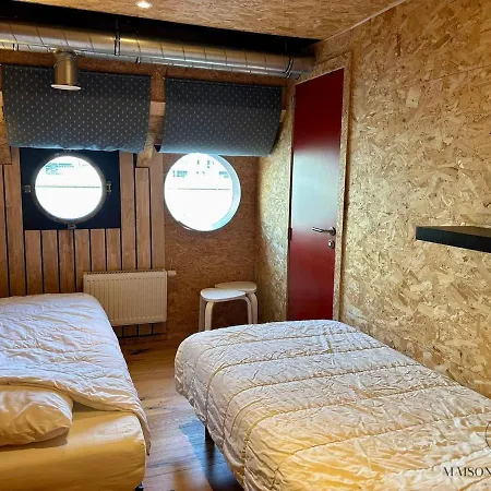 La Péniche De Santa Cruz - Sur La Meuse, Centre Botel