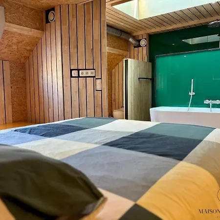 La Péniche De Santa Cruz - Sur La Meuse, Centre Botel Liegi