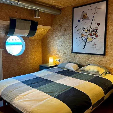 Botel La Péniche De Santa Cruz - Sur La Meuse, Centre *