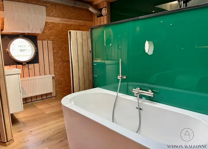 Bateau-hôtel La Péniche De Santa Cruz - Sur La Meuse, Centre Liège