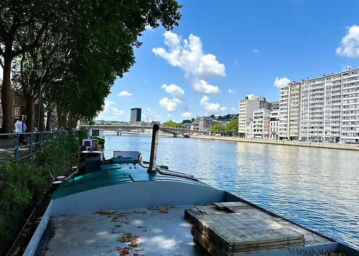 La Péniche De Santa Cruz - Sur La Meuse, Centre