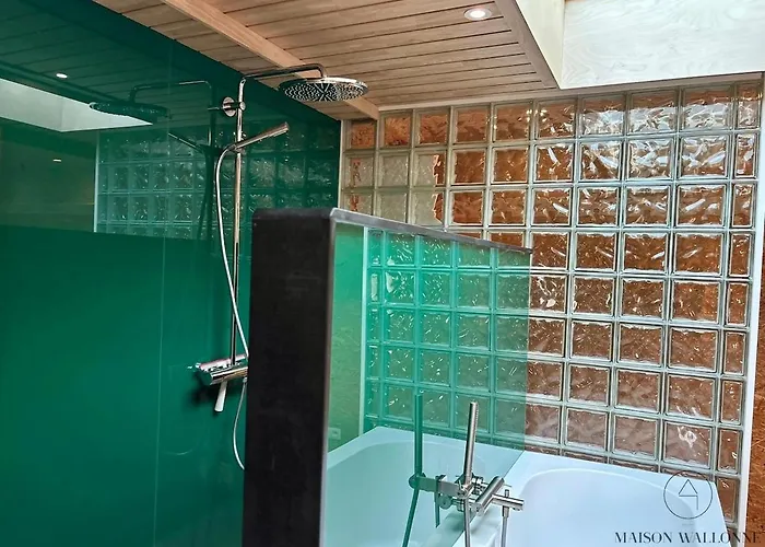 La Péniche De Santa Cruz - Sur La Meuse, Centre Bateau-hôtel *