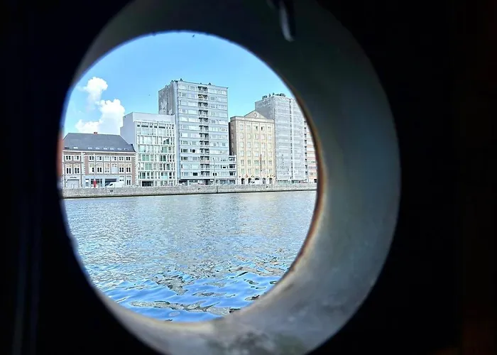 La Péniche De Santa Cruz - Sur La Meuse, Centre * Liège