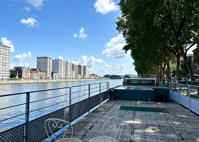 Bateau-hôtel La Péniche De Santa Cruz - Sur La Meuse, Centre *