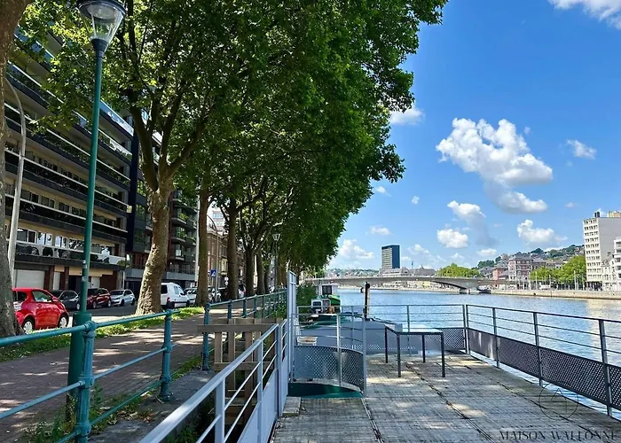 La Péniche De Santa Cruz - Sur La Meuse, Centre Bateau-hôtel *