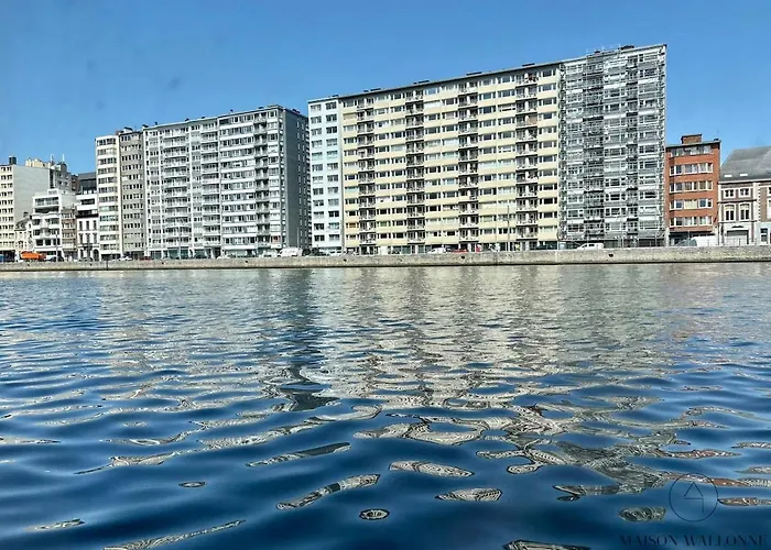 La Péniche De Santa Cruz - Sur La Meuse, Centre